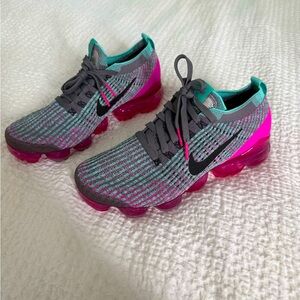 WMNS AIR VAPORMAX FLYKNIT 3 ‘GUNSMOKE FUCHSIA’ 2019